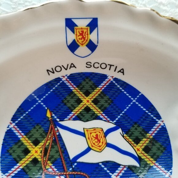 Nova Scotia Shell-Shaped Trinket Dish Flag and Tartan Sandland Vintage Rare Find - Picture 3 of 10
